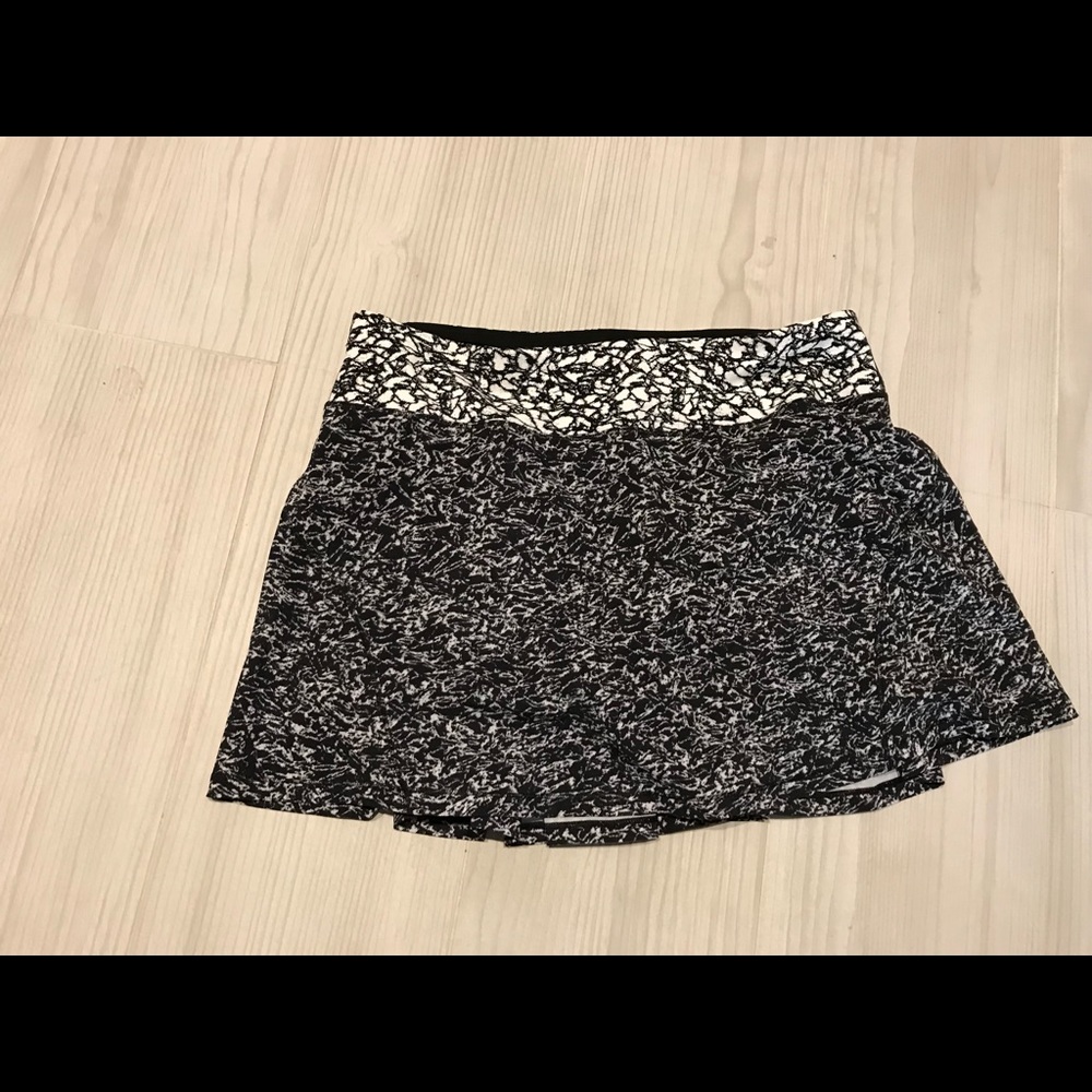 Lululemon black and white marbles running skort